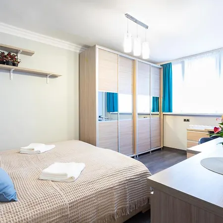 3 Bedrooms Comfy Flat Celarowska Apartman